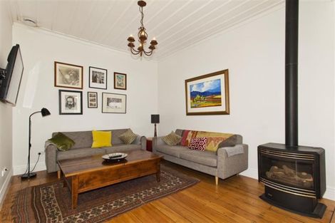 Photo of property in 17 Owens Road, Devonport, Auckland, 0624