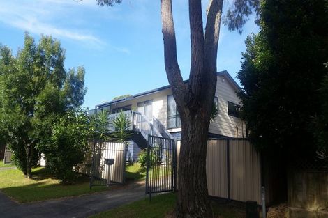 Photo of property in 26 Claverdon Drive, Massey, Auckland, 0614
