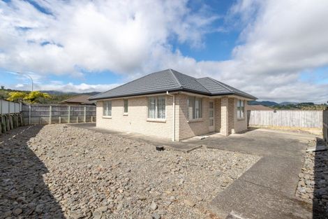 Photo of property in 72 Sunstone Crescent, Timberlea, Upper Hutt, 5018