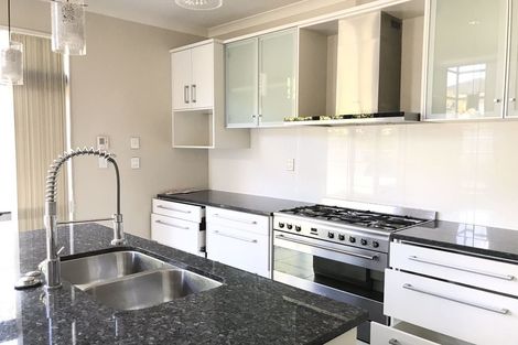 Photo of property in 11 Mana Lane, Pinehill, Auckland, 0632