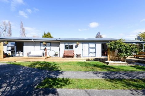 Photo of property in 32 Willow Avenue, Hannahs Bay, Rotorua, 3010