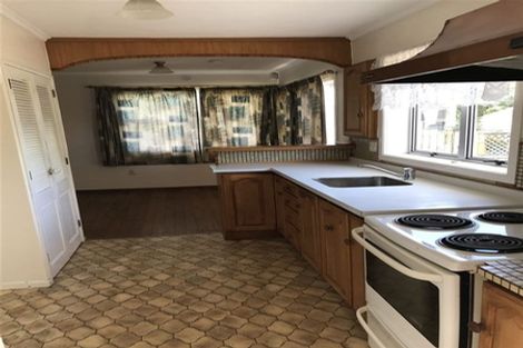 Photo of property in 805 Te Atatu Road, Te Atatu Peninsula, Auckland, 0610