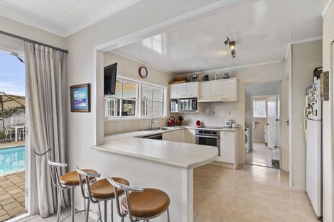 Photo of property in 85 Glenmore Road, Sunnyhills, Auckland, 2010