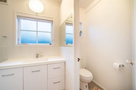 Photo of property in 2/20 Hythe Terrace, Mairangi Bay, Auckland, 0630