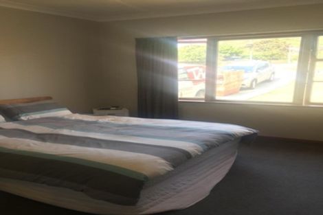 Photo of property in 35 Coates Street, Tawa, Wellington, 5028