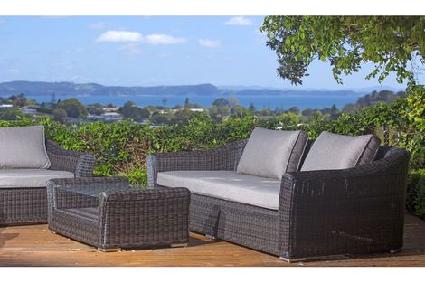 Photo of property in 3/39 Wade River Road, Stanmore Bay, Whangaparaoa, 0932