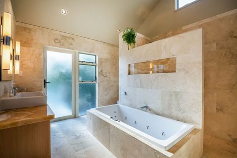 Photo of property in 138-140 Onetaunga Road, Chatswood, Auckland, 0626