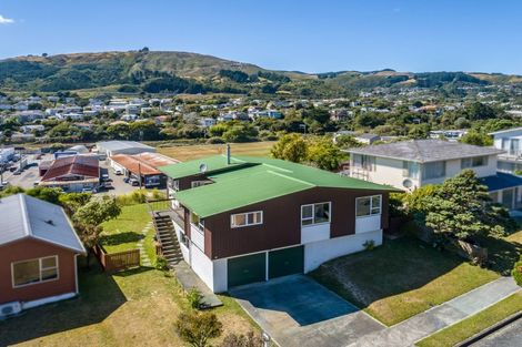 Photo of property in 13 Rembrandt Avenue, Tawa, Wellington, 5028