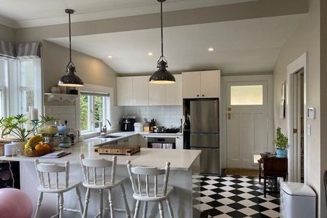 Photo of property in 2/139 Wadestown Road, Wadestown, Wellington, 6012