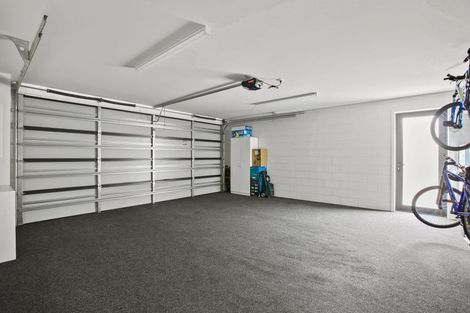 Photo of property in 2/11a Baring Terrace, Strandon, New Plymouth, 4312