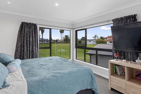 Photo of property in 18 Mariners Haven, One Tree Point, 0118