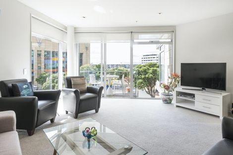 Photo of property in Piermont Apartments, 2a/82 Cable Street, Te Aro, Wellington, 6011