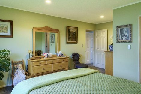 Photo of property in 11b Cheval Place, Taradale, Napier, 4112