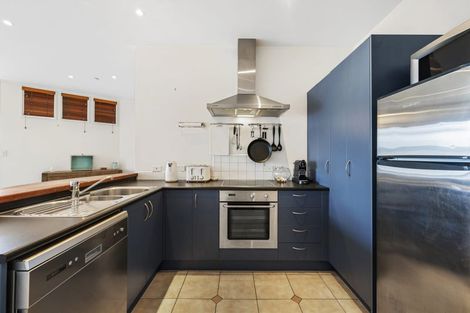 Photo of property in Stadium Garden Flats, 309/107 Thorndon Quay, Pipitea, Wellington, 6011