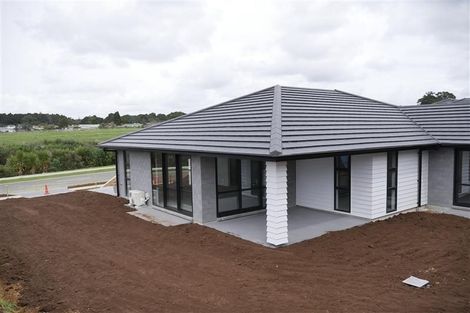 Photo of property in 11 Lake Drive, Tikipunga, Whangarei, 0112