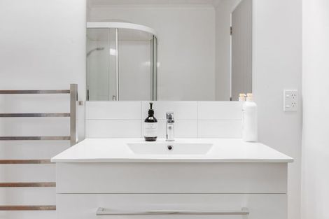 Photo of property in Waterview Estate, 5/4 Greystone Place, Omokoroa, 3114