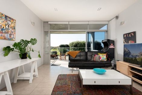 Photo of property in 710 Papamoa Beach Road, Papamoa Beach, Papamoa, 3118