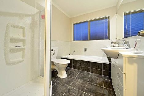 Photo of property in 12 Sarteano Drive, Manurewa, Auckland, 2105