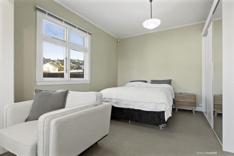 Photo of property in 3 Apu Crescent, Lyall Bay, Wellington, 6022