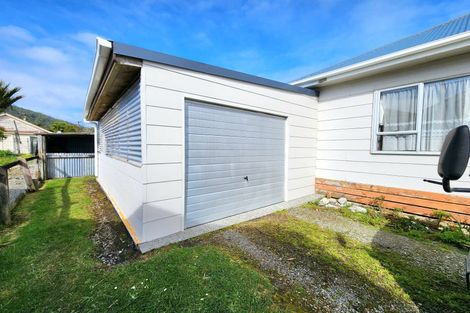 Photo of property in 62 Hall Street, Cobden, Greymouth, 7802