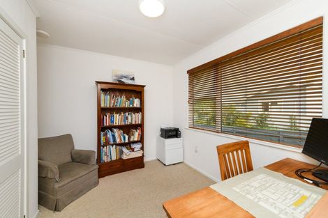 Photo of property in 42 Long Melford Road, Awapuni, Palmerston North, 4412