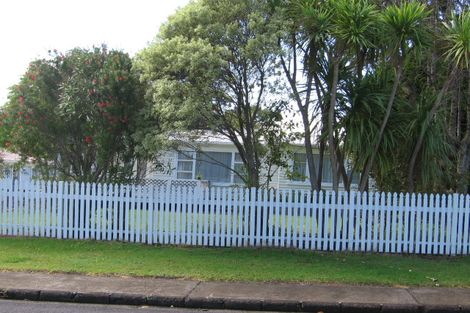 Photo of property in 15 Longburn Road, Henderson, Auckland, 0610