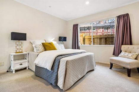 Photo of property in 18 Kearney Place, Massey, Auckland, 0614