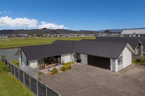 Photo of property in 20 Ngaroma Crescent, Whitianga, 3510