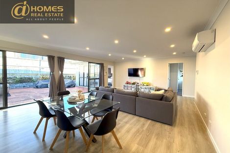 Photo of property in 12 Mamuku Drive, Massey, Auckland, 0614