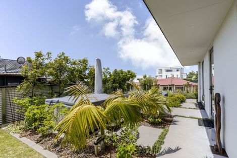 Photo of property in 8 Kowhai Street, Strandon, New Plymouth, 4312