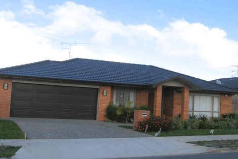 Photo of property in 12 Speyside Crescent, Flat Bush, Auckland, 2016