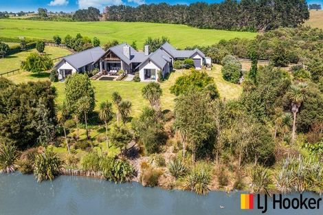 Photo of property in 98 Bushlake Way, Kingseat, Papakura, 2580