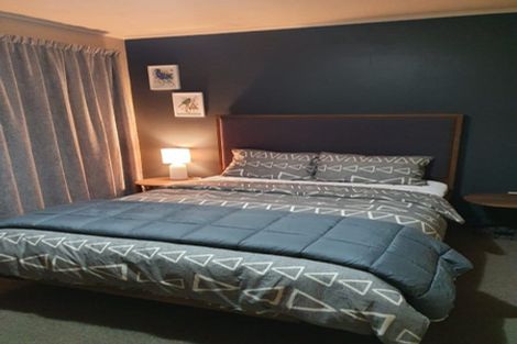 Photo of property in 1/12 Gradwell Place, Two Mile Bay, Taupo, 3330