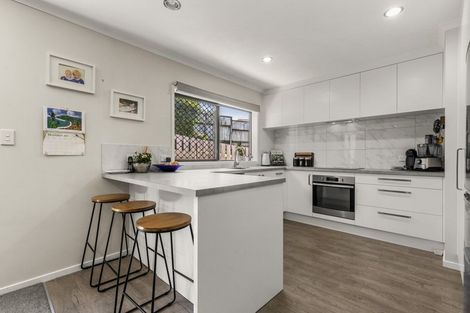 Photo of property in 16 Tom Keven Way, Pukekohe, 2120