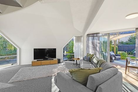 Photo of property in 2/280 Memorial Avenue, Burnside, Christchurch, 8053