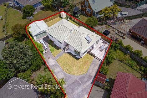 Photo of property in 14 Stockton Place, Glendene, Auckland, 0602