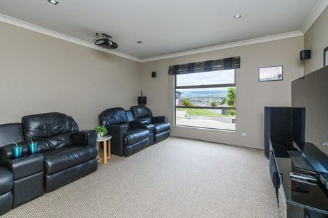 Photo of property in 1 Tennyson Avenue, Kelvin Grove, Palmerston North, 4414