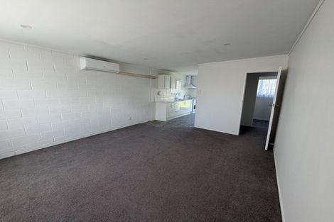 Photo of property in 2/27 Roberts Road, Te Atatu South, Auckland, 0610