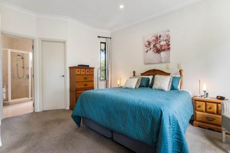 Photo of property in 65 Ernest George Drive, Karaka, Papakura, 2580