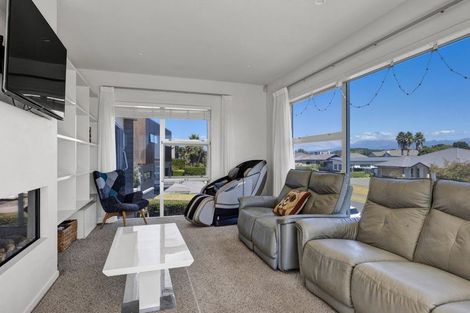 Photo of property in 16 Links Drive, Waiwhakaiho, New Plymouth, 4312