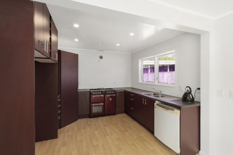 Photo of property in 18 Clapham Grove, Stokes Valley, Lower Hutt, 5019