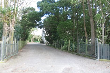 Photo of property in 200 Aokautere Drive, Fitzherbert, Palmerston North, 4471