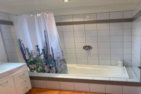 Photo of property in 22 Frye Crescent, Albert Town, Wanaka, 9305