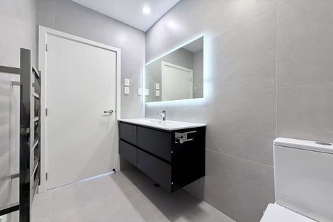 Photo of property in 13a King Richard Place, Browns Bay, Auckland, 0630