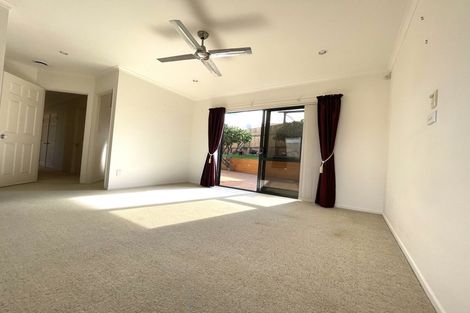 Photo of property in 31 Kath Hopper Drive, Orewa, 0931