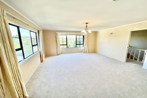 Photo of property in 31 John Downs Drive, Browns Bay, Auckland, 0630