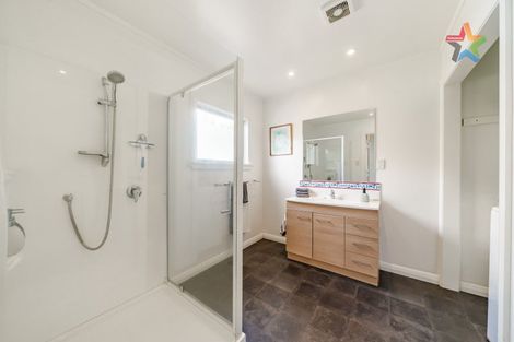 Photo of property in 10 Golf Road, Manor Park, Lower Hutt, 5019