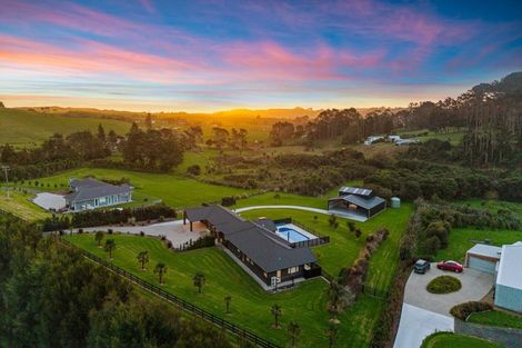 Photo of property in 121 Valley Road, Waimauku, 0881