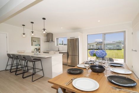 Photo of property in 28 Navigation Drive, Cooks Beach, Whitianga, 3591
