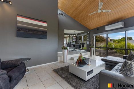 Photo of property in 180 Carnoustie Drive, Wattle Downs, Auckland, 2103